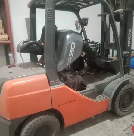 Service rutin forklift diesel